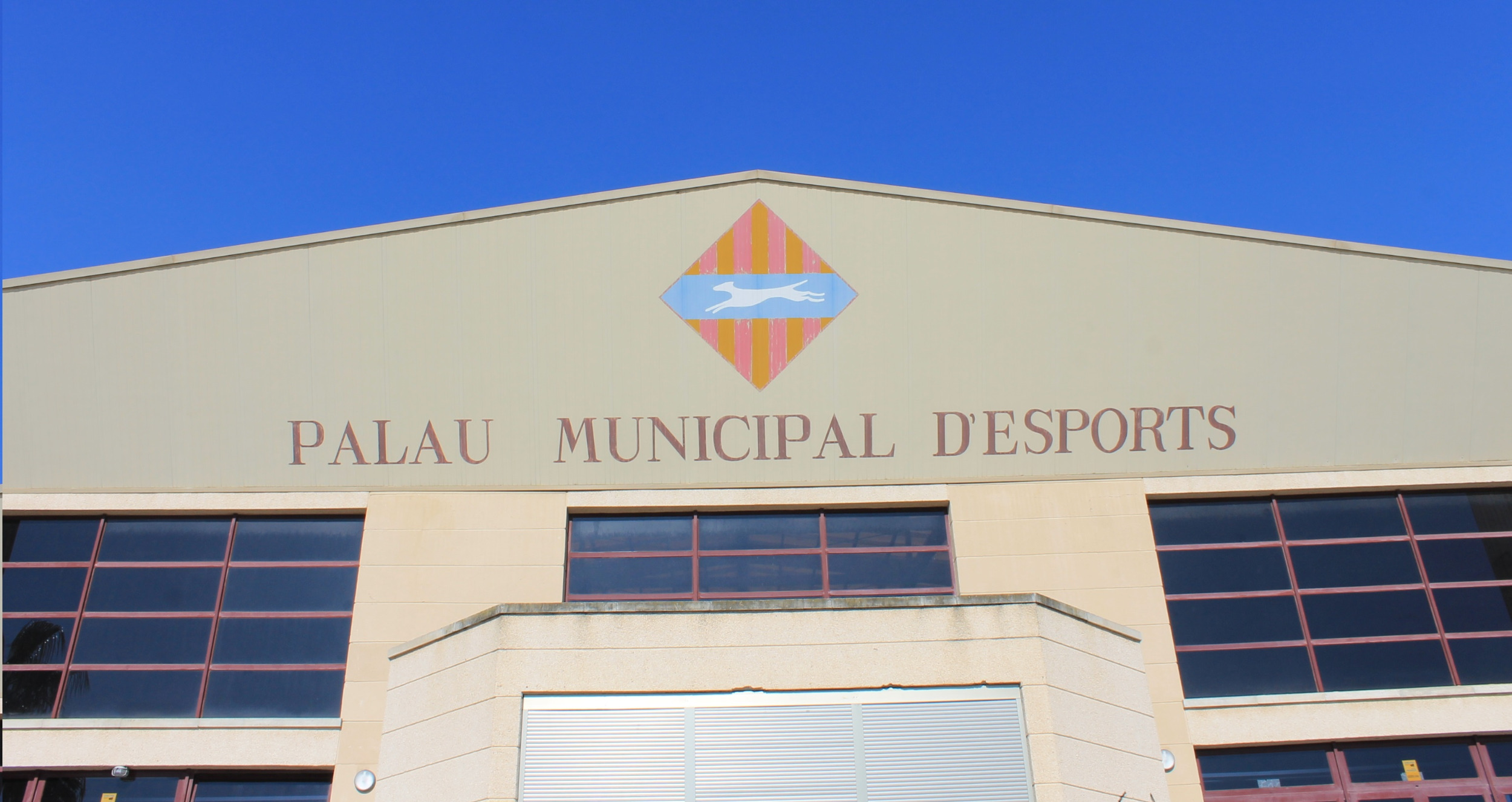 Inca instal·larà una nova pèrgola fotovoltaica a l'entrada del Palau Municipal d’Esports