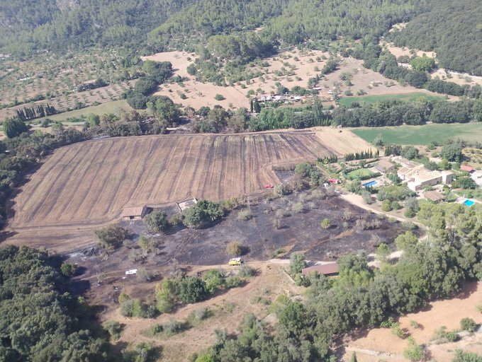 IBANAT dona per controlat l'incendi de Can Llobera, que afecta prop de 7 hectàrees de terreny